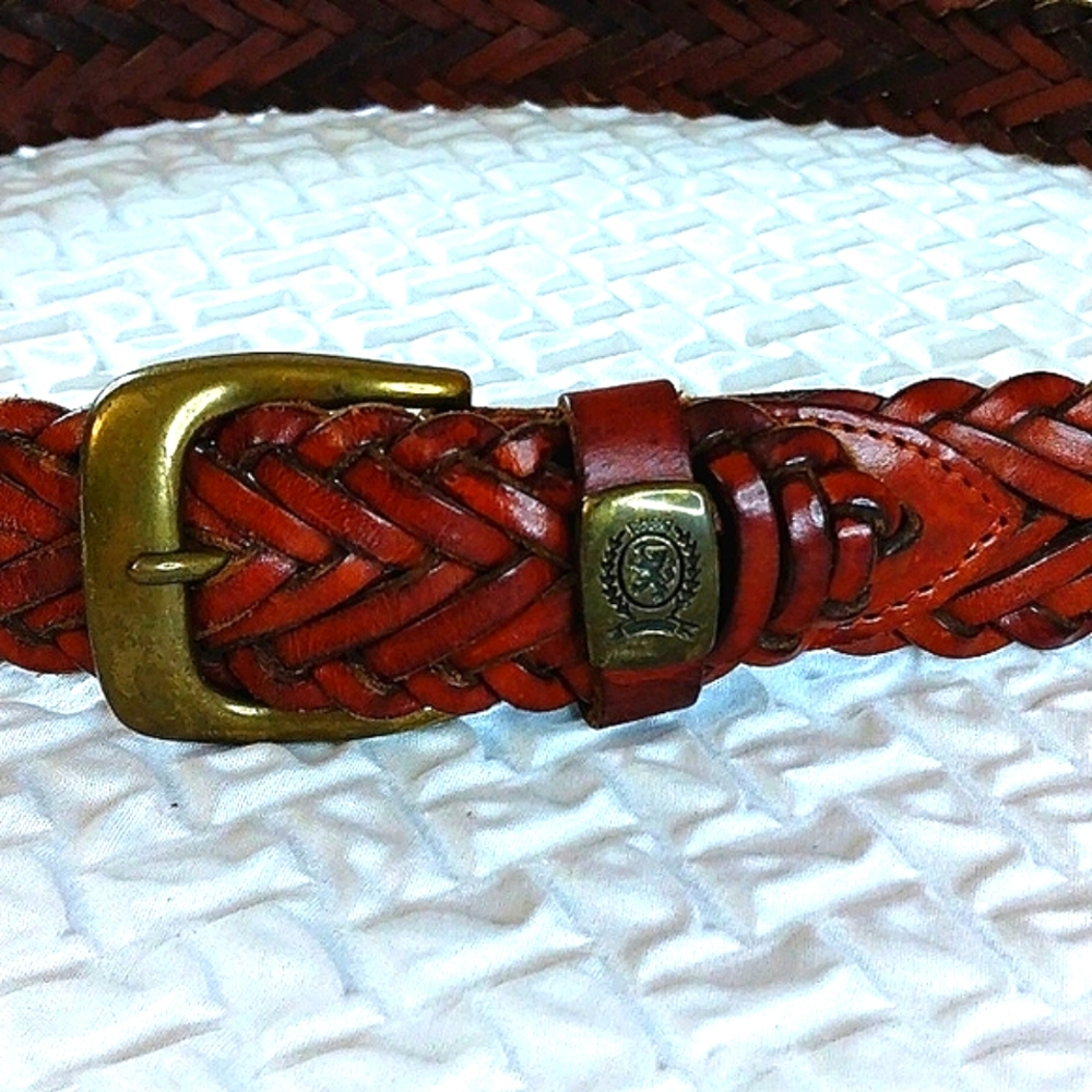 Vintage brown woven leather belt. Unisex size  32 length 39 Brass hardware good